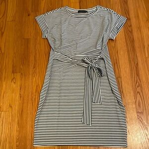 Striped short sleeve t-shirt dress with tie waist size large
